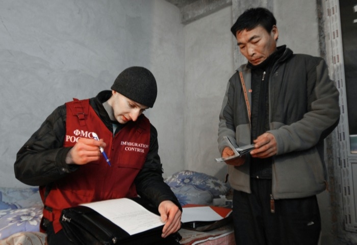 Сотрудников томской компании уличили в организации незаконной миграции из Центральной Азии