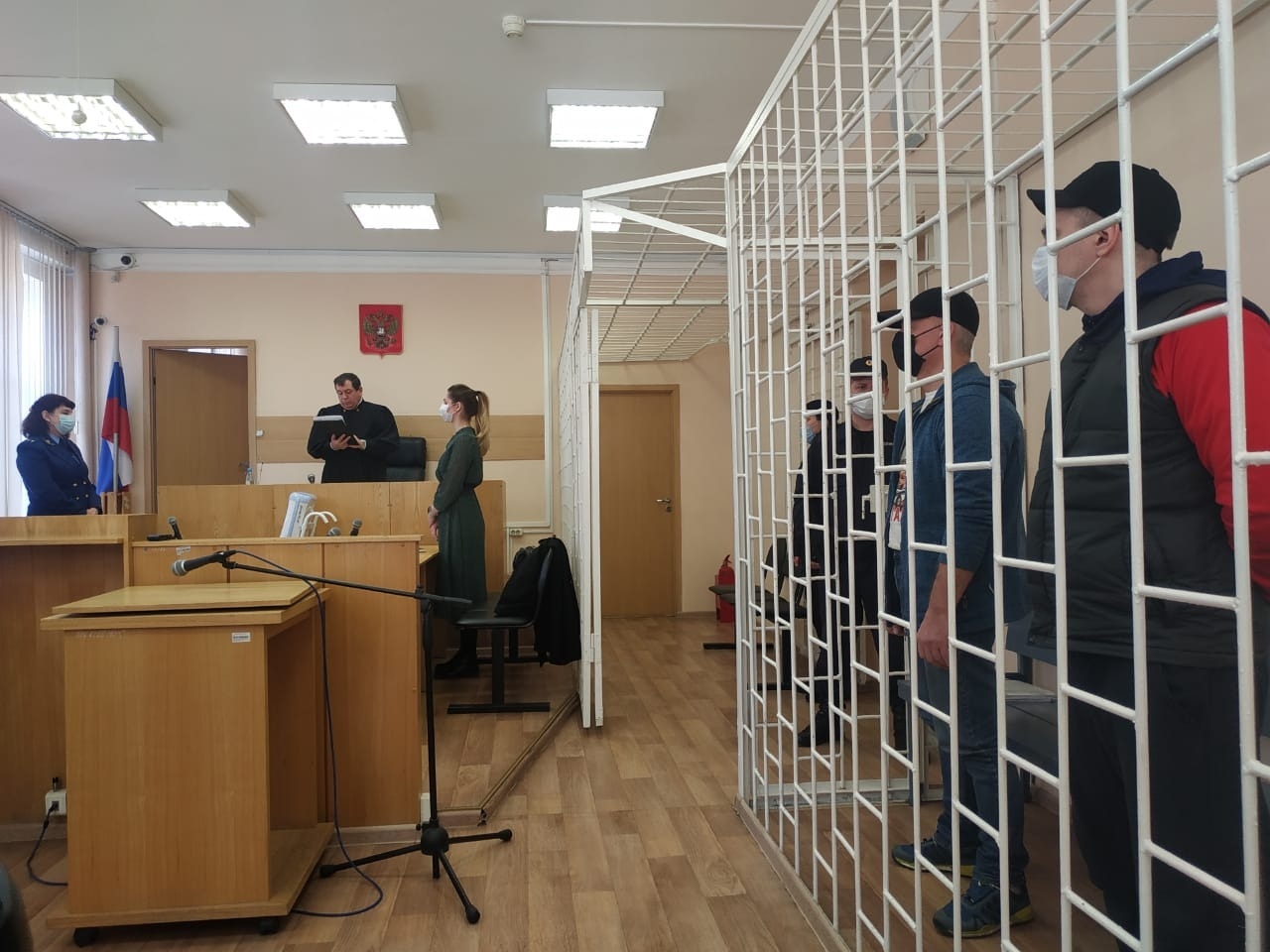 Двое участников вооруженного нападения на инкассаторов в Красноярске приговорены к 14 и 15 годам колонии