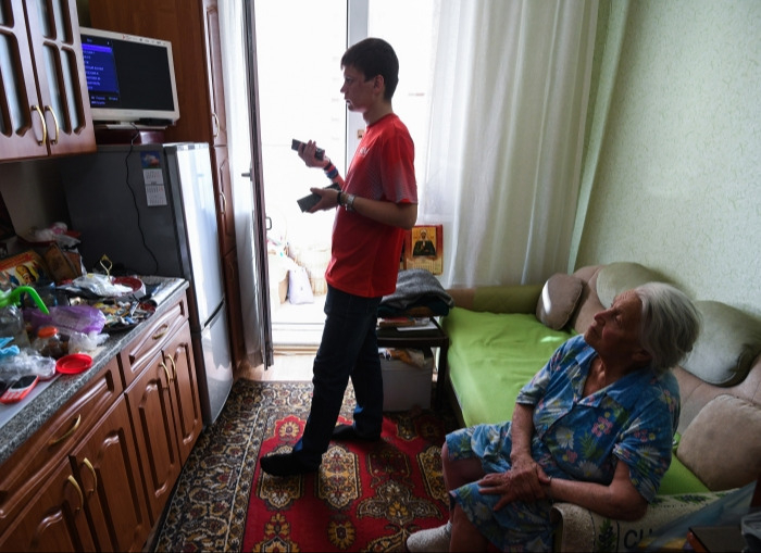 В РФ создадут систему долговременного ухода за пожилыми в рамках социального страхования, она обеспечит 500 тыс. рабочих мест