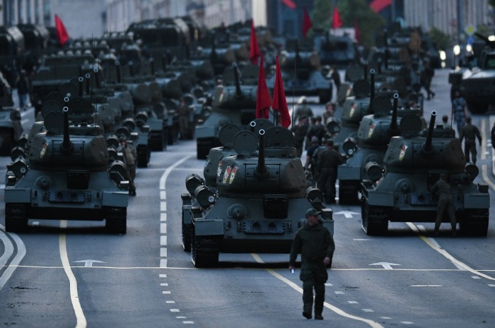 На Тверской улице нанесут желтую разметку для военной техники, участвующей в параде Победы