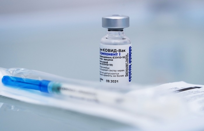 Гинцбург: вакцина "Спутник V" справится с "индийским" штаммом коронавируса 