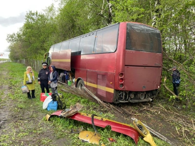 Междугородний автобус попал в ДТП в Воронежской области, пострадавших нет