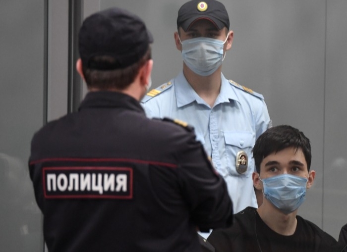 Полицейский, выложивший видео допроса "казанского стрелка" в интернет, уволен