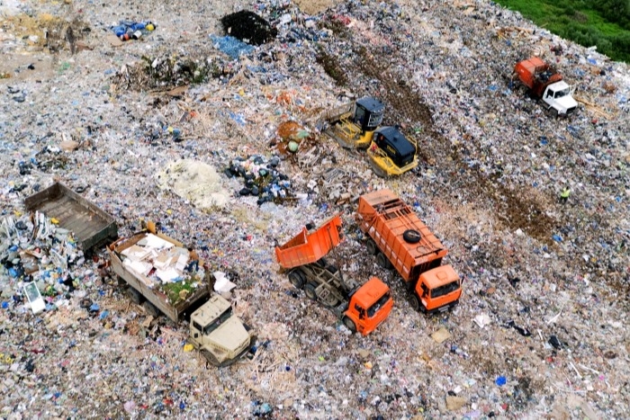 Режим ЧС введен в трех муниципалитетах Приморья из-за переполнения мусорного полигона