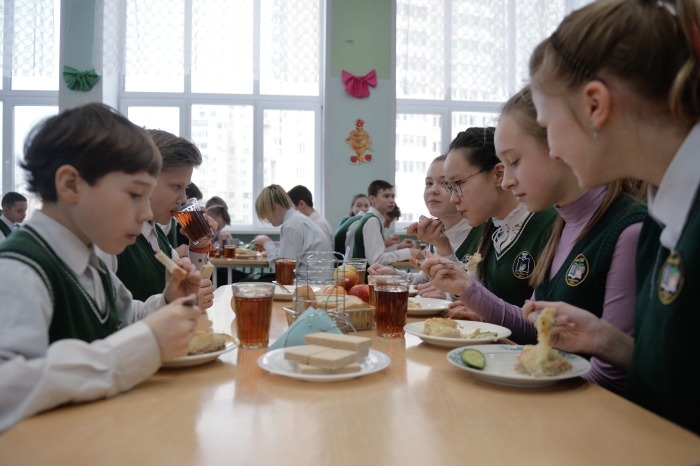 Депутат Госдумы: ответственность за качество питания учащихся переложат с директоров школ на местные власти