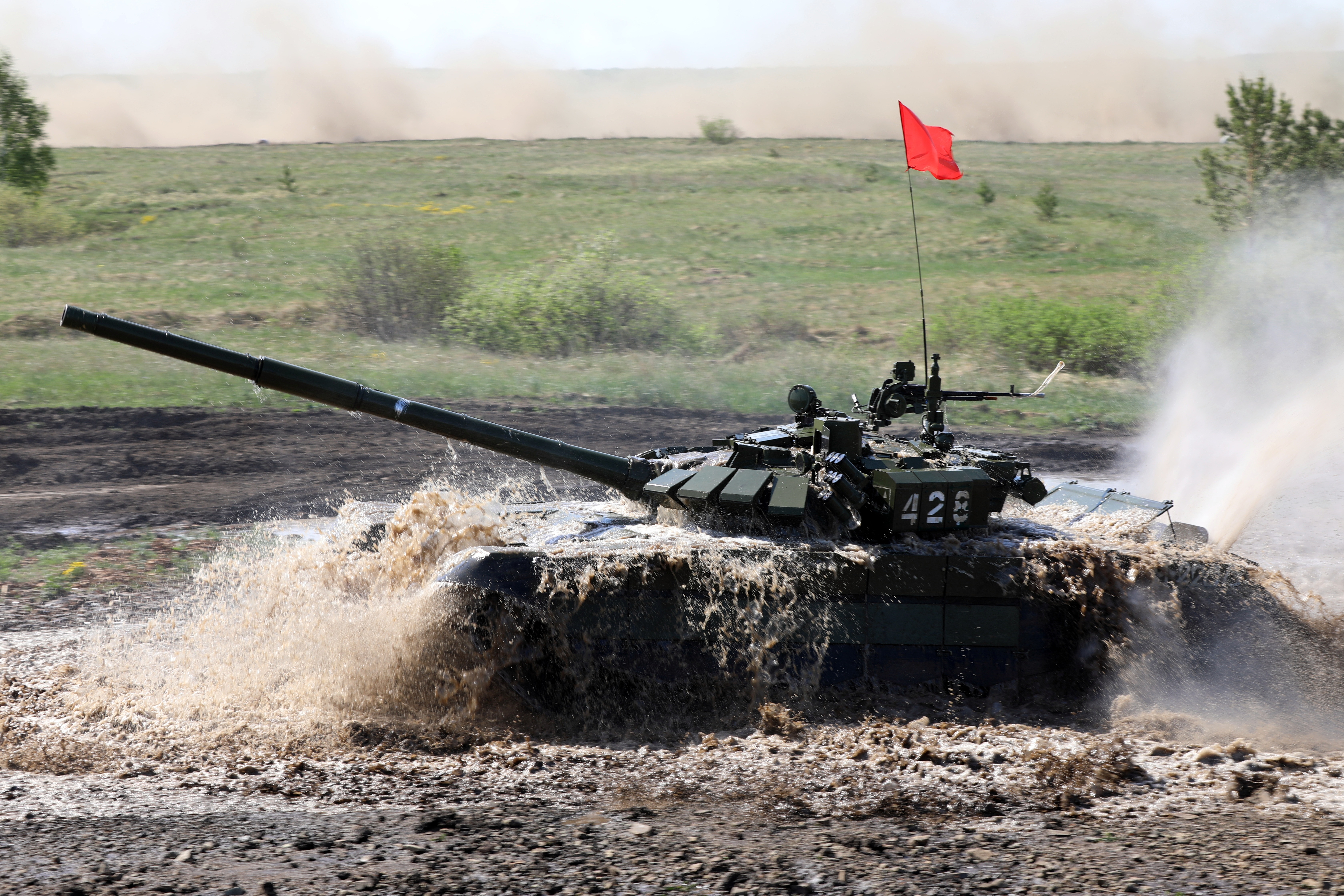 Состязания лучших танкистов и мотострелков прошли на Урале