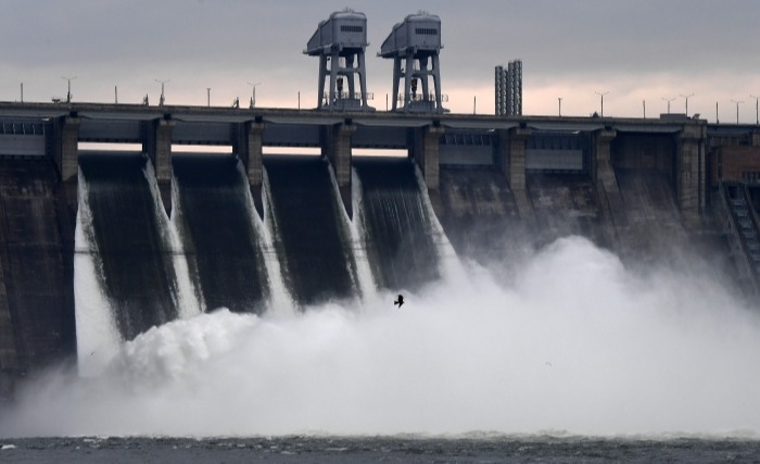 Красноярская ГЭС не будет увеличивать сброс воды до 11 июня