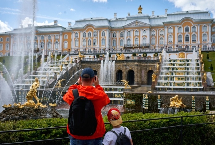 Несколько дворцов Петергофа закроют для посещения до конца июня из-за коронавируса