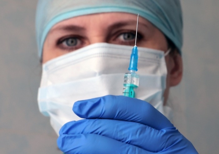 Обязательной вакцинации подлежат чуть более 2 млн работников московских предприятий