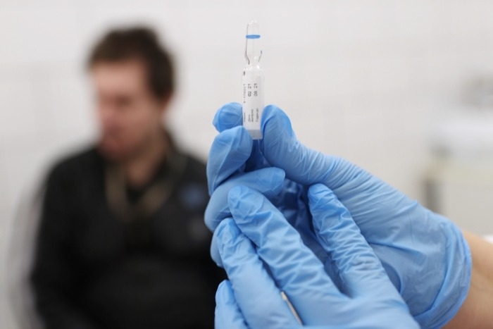 Более 450 тыс. человек завершили вакцинацию от COVID-19 в Свердловской области