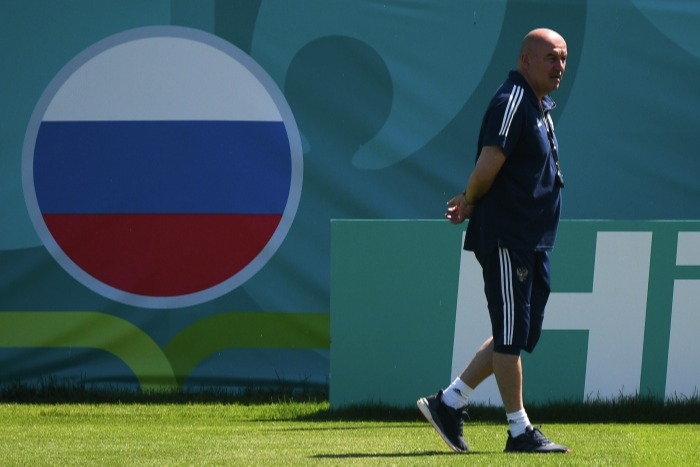 РФС пока не планирует увольнение Черчесова с поста главного тренера сборной России