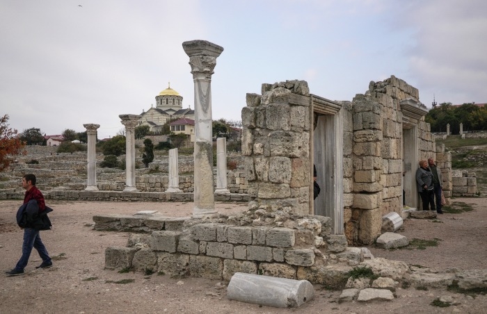 Петербургские археологи обнаружили склеп IV-VII веков в пригороде Херсонеса
