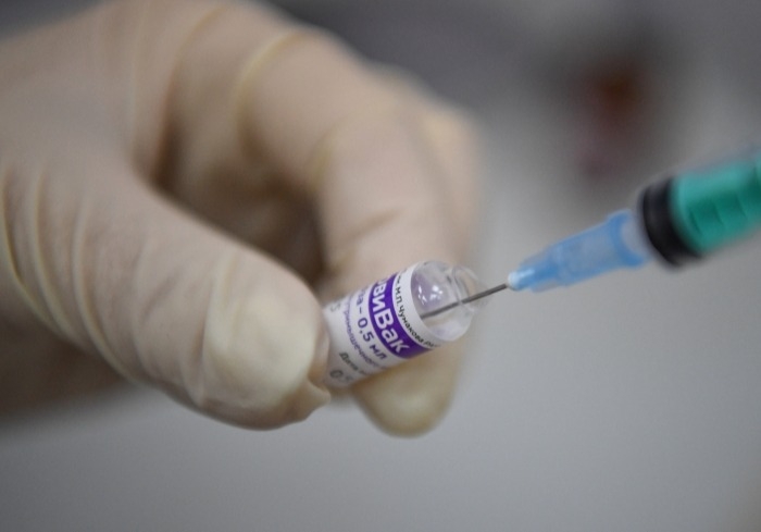 Около 300 тыс. доз вакцины "КовиВак" выпустят на следующей неделе