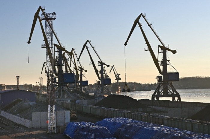 Путин подписал закон об обязательствах инвесторов в морских портах
