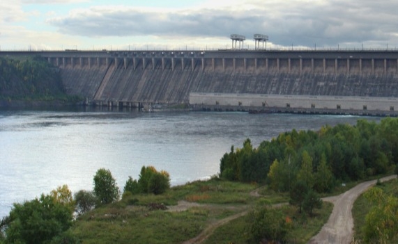 Сброс воды через Иркутскую ГЭС увеличат