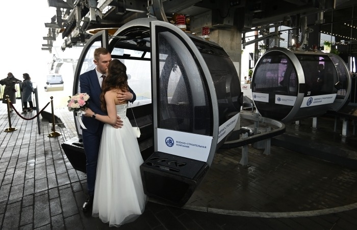 Около 3,5 тыс. пар поженились на необычных площадках Москвы с начала года