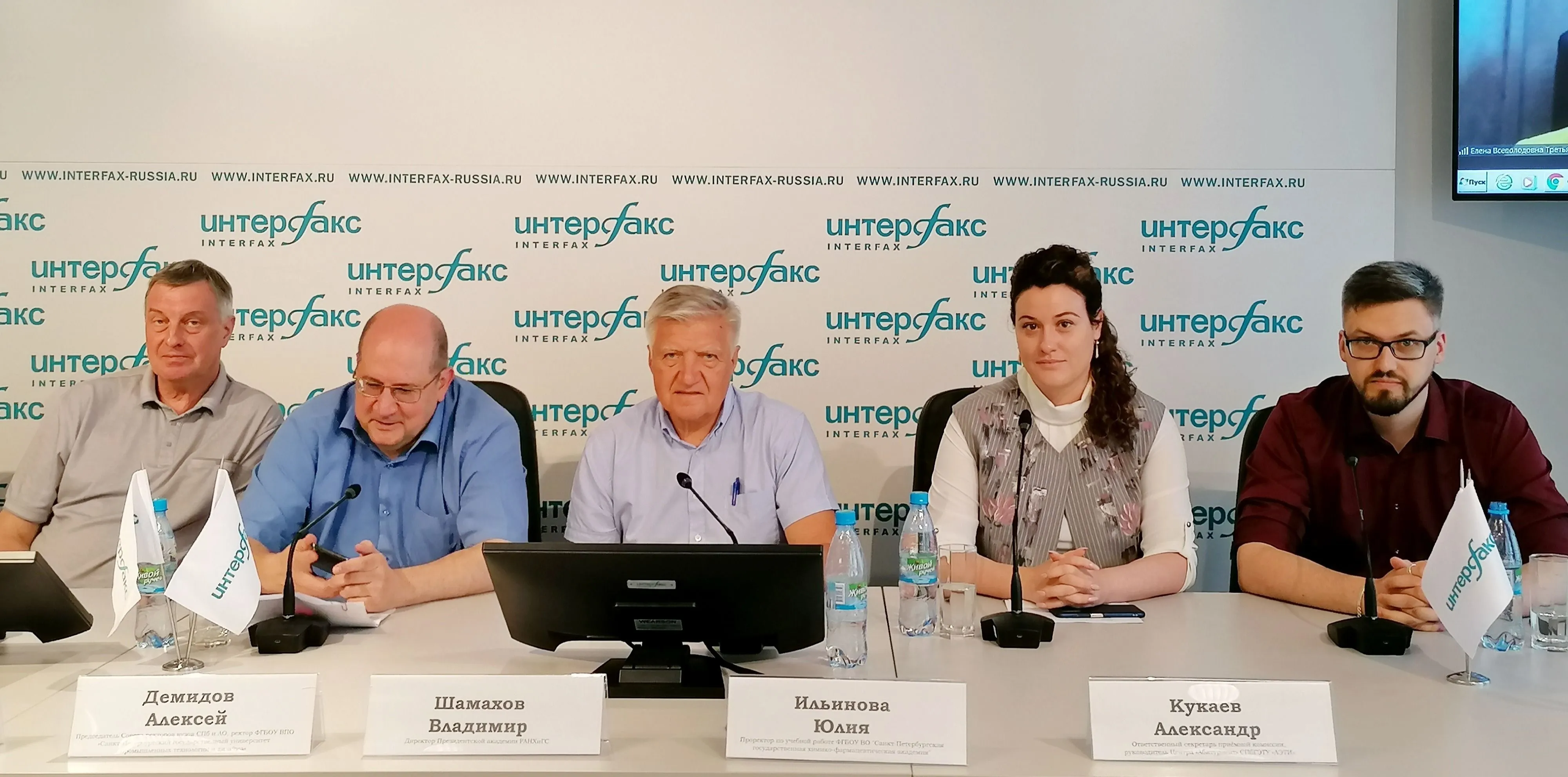 Треть абитуриентов в Петербурге поступает на бюджетные места - совет ректоров