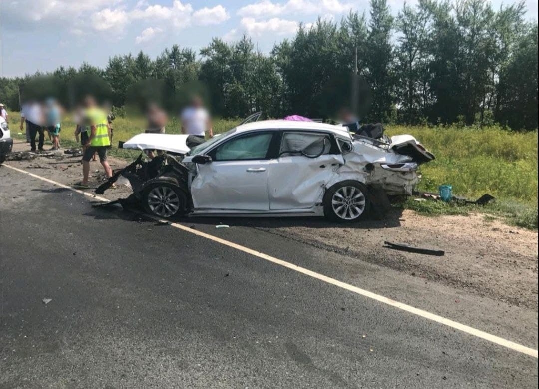 Шестеро детей и пятеро взрослых пострадали при столкновении пяти автомобилей в Саратовской области