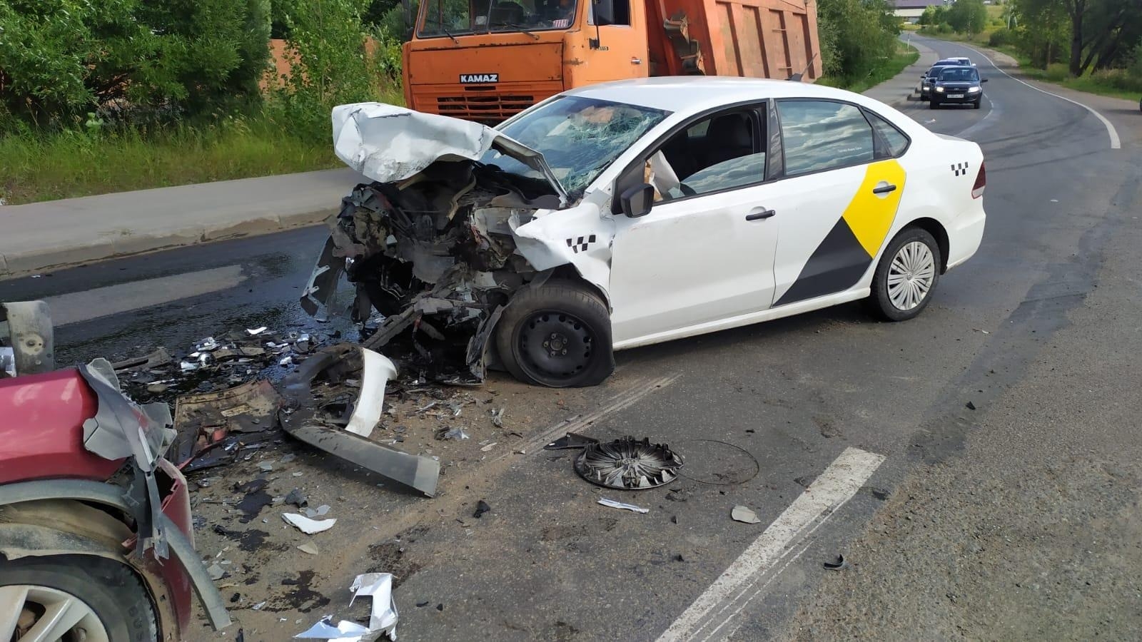 Таксист погиб в ДТП в Ижевске