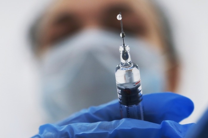 Глава Минздрава: вакцина от гриппа начнет поступать в российские регионы на следующей неделе