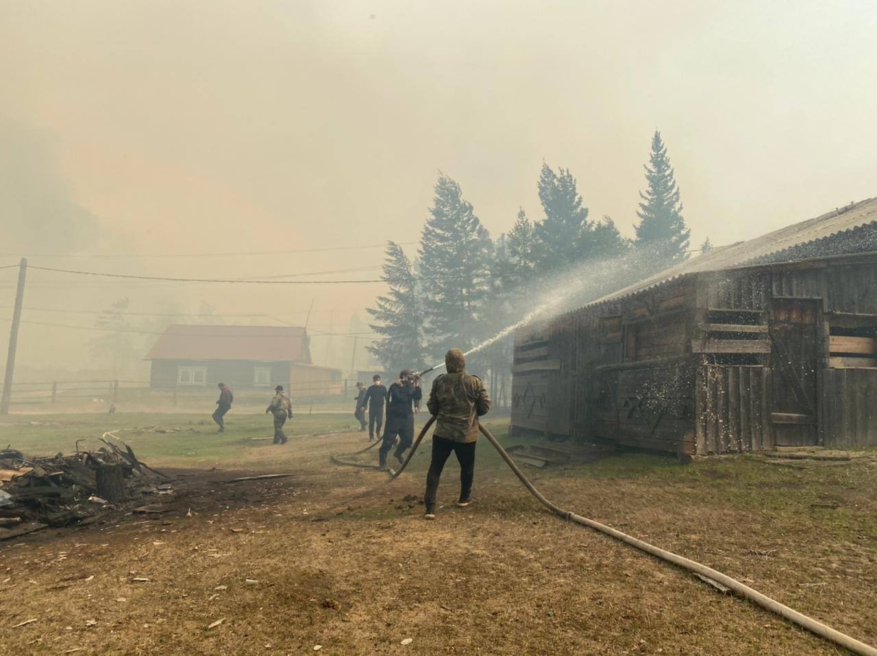 Власти Якутии подберут участок, где построят новые дома взамен сгоревших в селе Бяс-Кюель
