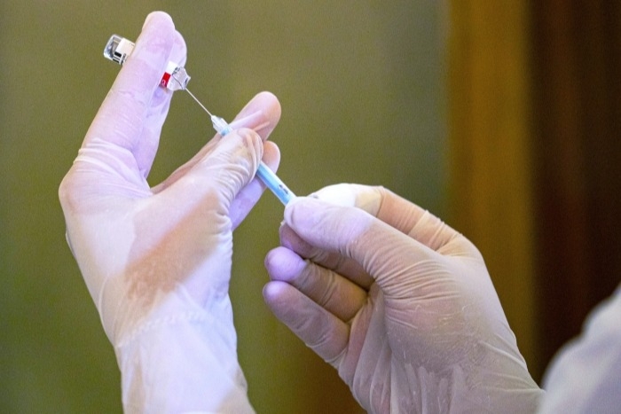 Мурашко: свыше 43 млн человек вакцинировано от COVID-19 в России 