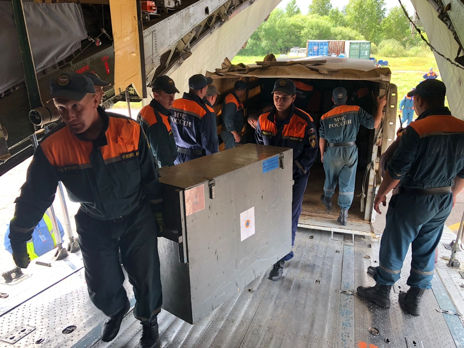 Камчатские спасатели завершили работу в подтопленном Приамурье