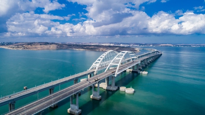 Трафик по Крымскому мосту этим летом на 15% превышал показатели лета 2020 года, на 2% - лета 2019-го
