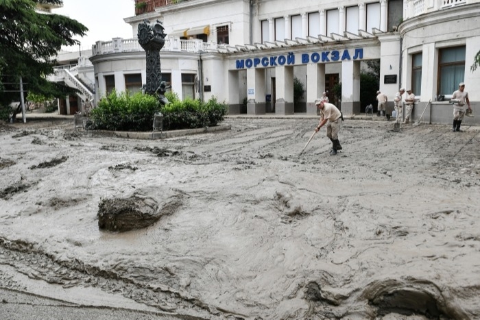 Аксенов: пострадавшим от наводнений жителям Крыма выплатят по 6 тыс. руб. за кв. м