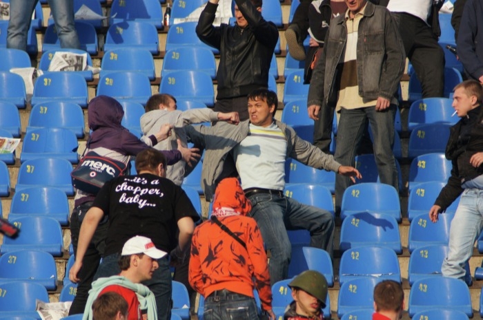 Уголовное дело возбудили после массовой драки футбольных фанатов в Твери