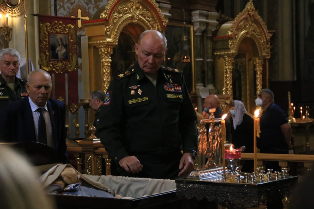 Церемония прощания с генералом Казанцевым завершилась в краснодарском соборе