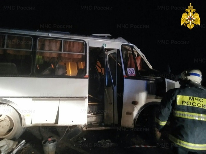 Три человека погибли в ДТП с автобусом под Калугой, еще восемь пострадали - МЧС