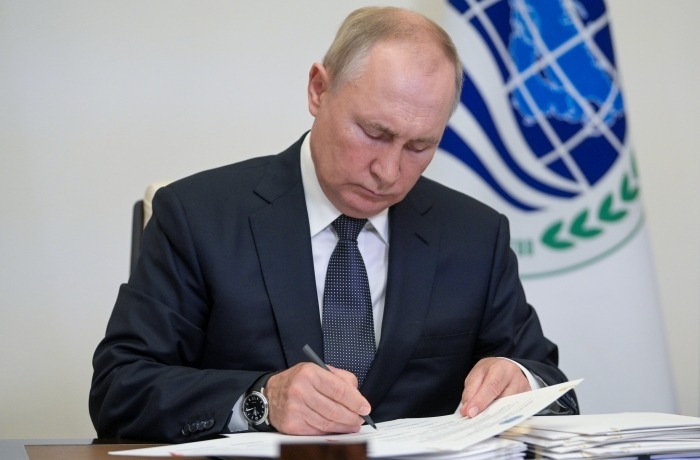Путин подписал указ о единовременной выплате по 50 тыс. рублей блокадникам Ленинграда