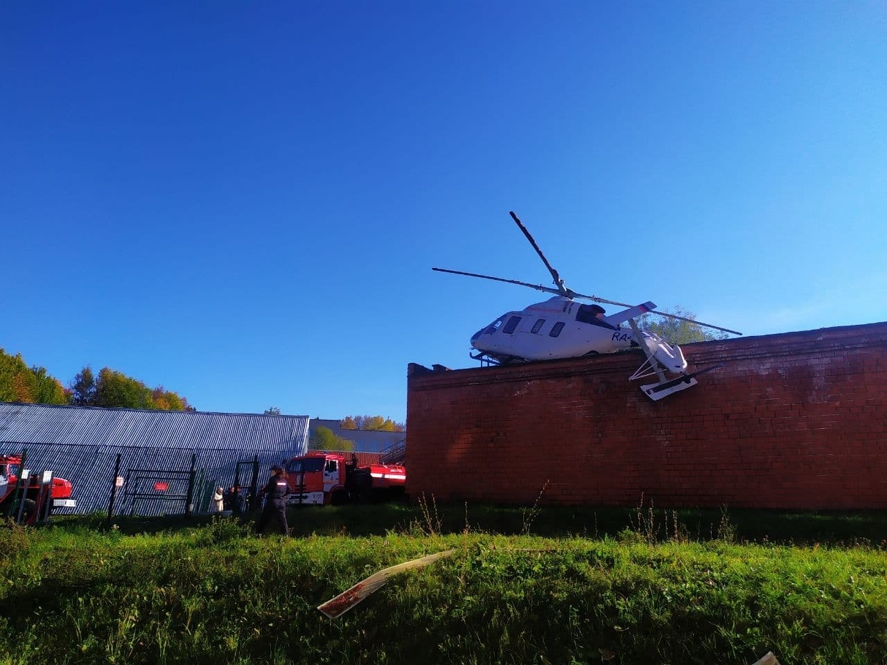 Фельдшер получил легкое сотрясение мозга при аварийной посадке вертолета санавиации в Ижевске