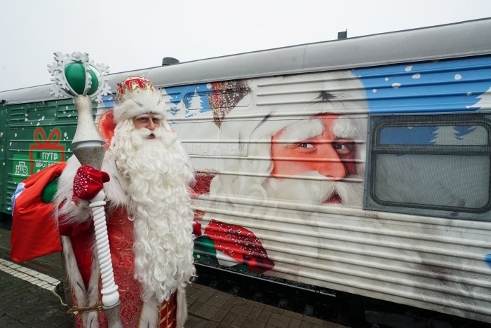 Из Москвы и Петербурга с 12 ноября запустят для туристов поезда в вотчину Деда Мороза