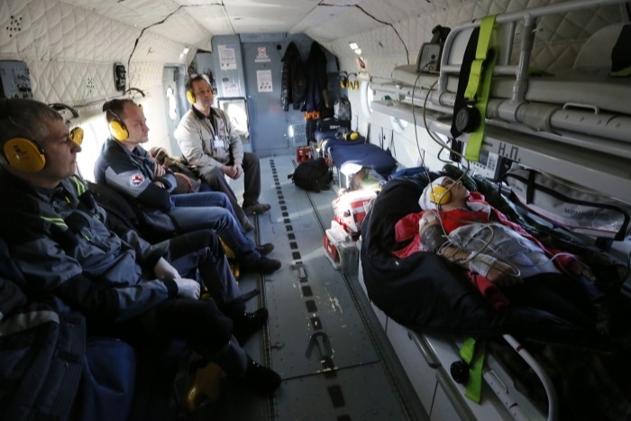 Более 300 пациентов с COVID-19 эвакуировала военная авиация из регионов РФ в этом году