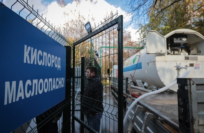 Западный округ сообщил об отгрузке 2 тонн кислорода гражданским больницам Тверской области