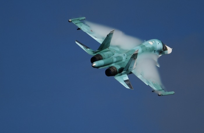 Самолеты Су-34 и Су-24 выполнили полеты с дозаправкой в воздухе на Урале