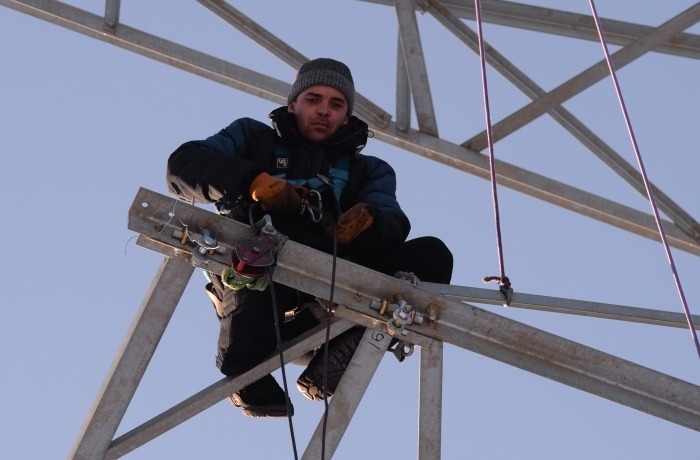 Аварийные работы по восстановлению электроснабжения ведутся в Хабаровском крае после циклона