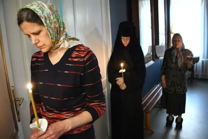 Екатеринбургская епархия пока не получала рекомендации властей о вводе в храмах COVID-free зоны