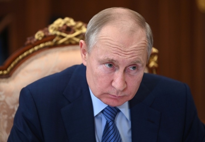 Путин: РФ призывает наладить реальное международное сотрудничество в борьбе с COVID-19 