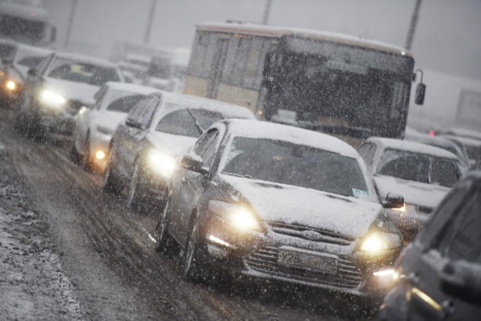 Пробки в Петербурге достигли 10 баллов на фоне снегопада