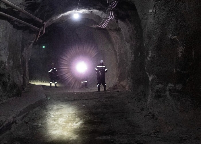 Бурение трех скважин на шахте "Листвяжная" в Кузбассе практически завершено - МЧС РФ