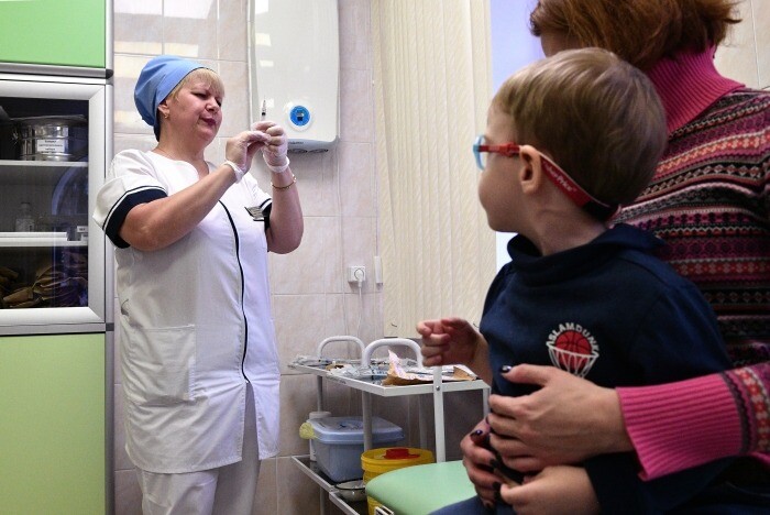 Заболеваемость гриппом и ОРВИ в Петербурге превысила эпидемический порог на 70%, чаще болеют дети - Роспотребнадзор