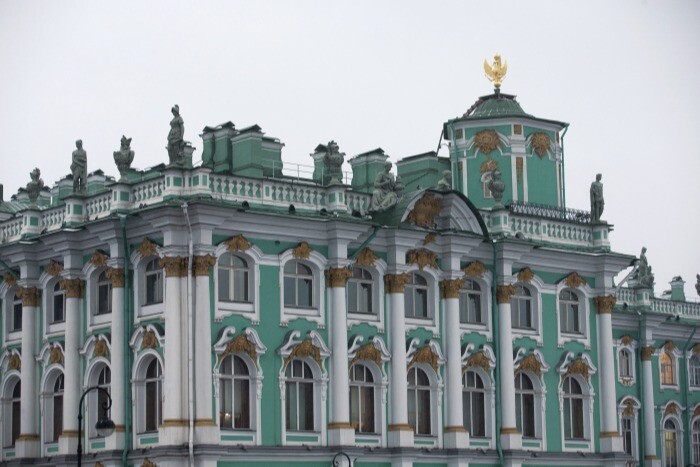 Зимний дворец через несколько лет изменит оттенок - Пиотровский
