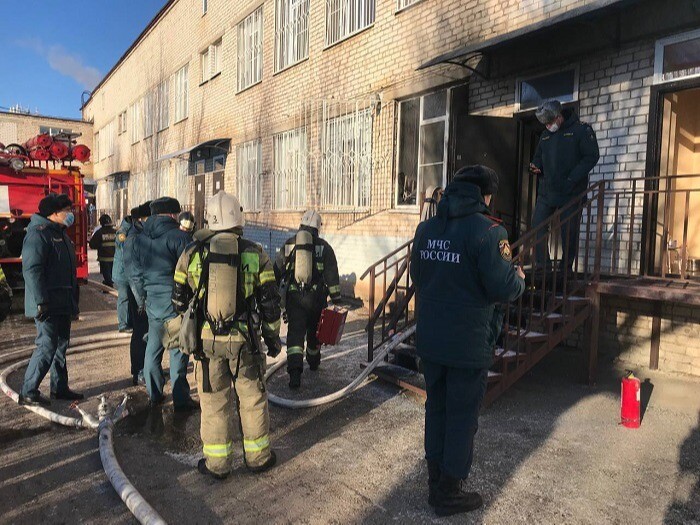 Два человека погибли при пожаре в реанимации инфекционной больницы в Астрахани - СКР