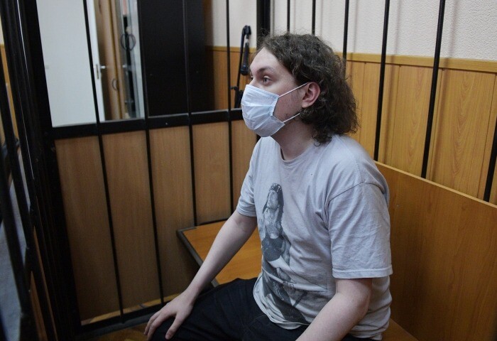 Суд в Петербурге отпустил из-под стражи блогера Хованского
