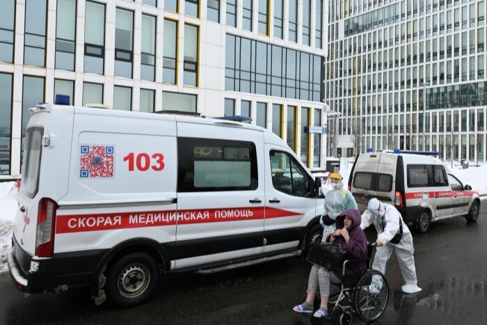 Суточная заболеваемость COVID-19 в Москве впервые в 2022 году превысила 7 тыс. случаев