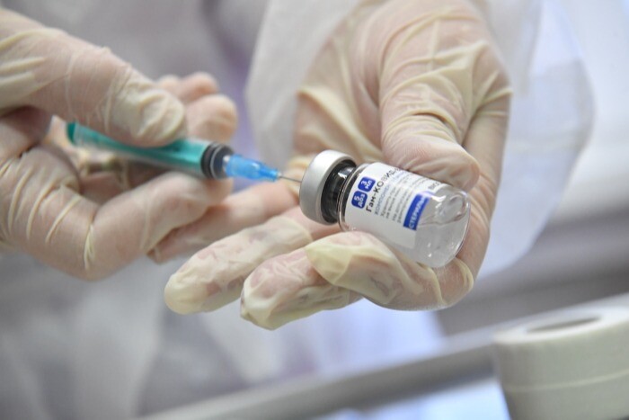 План по вакцинации в Калининградской области выполнен на 76%, привито почти 500 тыс. человек