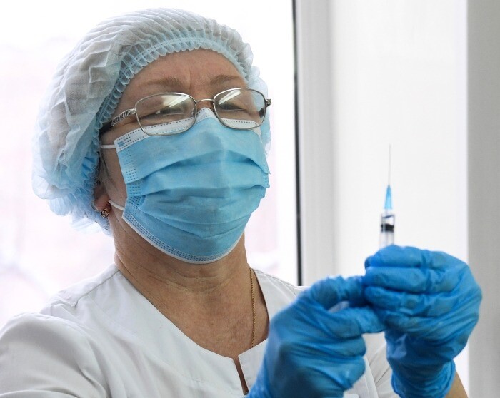 Работодателям в Тульской области рекомендовали обеспечить вакцинацию 80% сотрудников